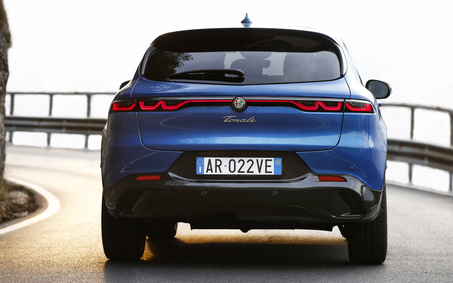 Comparison Alfa Romeo Tonale Veloce 2023 Vs SEAT Tarraco 